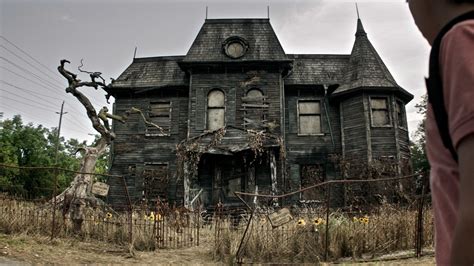 Haunted House! Explore a Creepy Mansion Filled With Supernatural Terrors